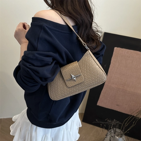 Sac Sous l'Aisselle Vintage Femme en Cuir PU Mode Texture Tressée Crocodile Sac à Épaule Avec Boucle Étoile Argentée Sac de Trajet