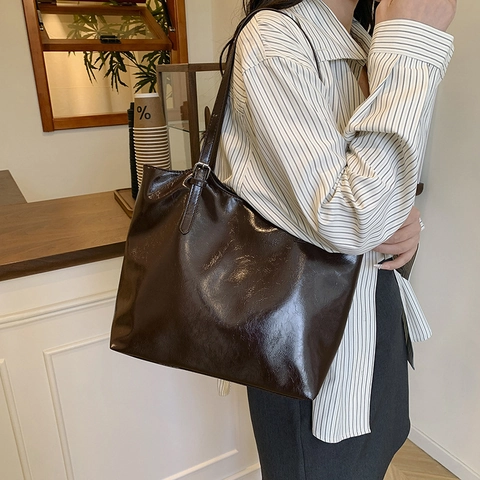 Simple Large Capacity Women PU Leather Tote Bag Fashion Korean Style Retro Texture Shoulder Underarm Bag Urban Casual Work Bag