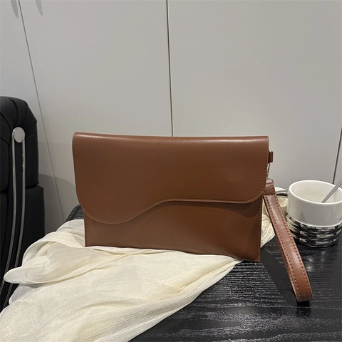 Sac Pochette Enveloppe En Cuir PU Pour Femmes Avec Rabat À Vagues Asymétriques Fermeture Magnétique Et Dragonne Amovible