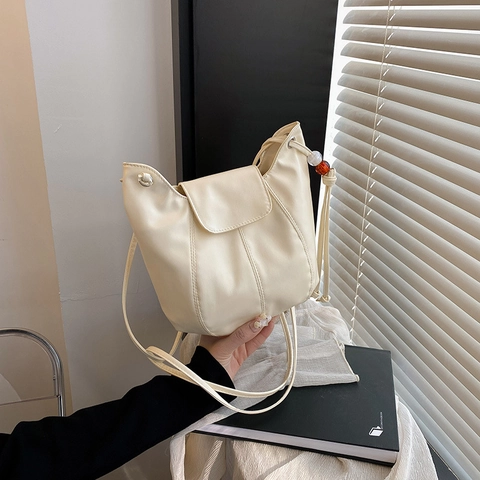 Damen Vintage PU Leder Eimer Umhängetasche Minimalistisch Beige Crossbody Tasche Mit Perlen Kordelzug Für Den Alltag Stil
