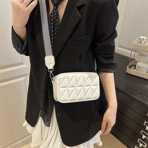 Bolso de Hombro de Cuero PU Geométrico Acolchado para Mujer Bolso de Cámara Cuadrado Pequeño con Correa Ancha Tejida Chevron