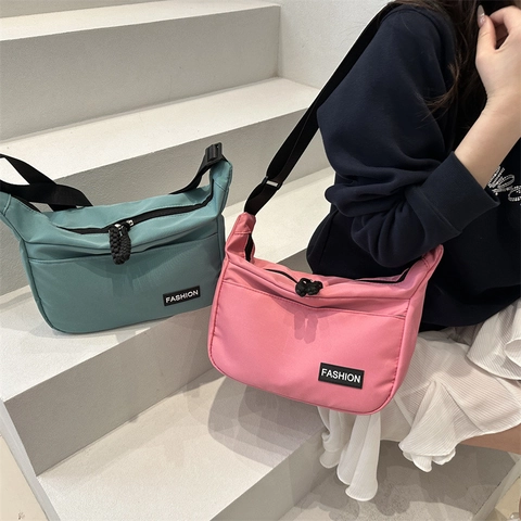 Bolso Bandolera Casual de Nailon para Mujer Forma Empanadilla Etiqueta de Moda Gran Capacidad Color Sólido Bolso de Viaje