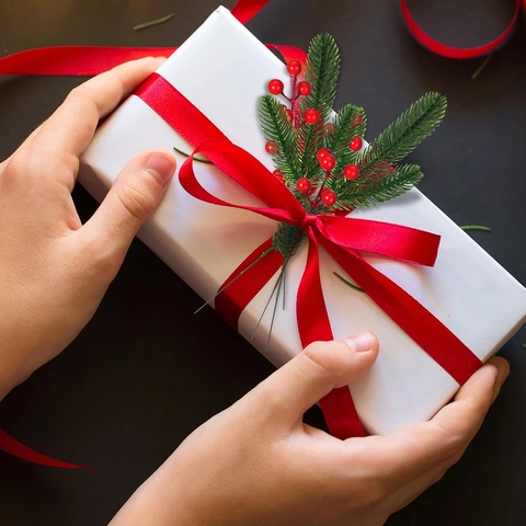 PE Kunststof Kunstmatige Dennennaalden En Rode Bessenstengels Voor DIY Kerstambachten Home Holiday Party Decoratie Accessoires