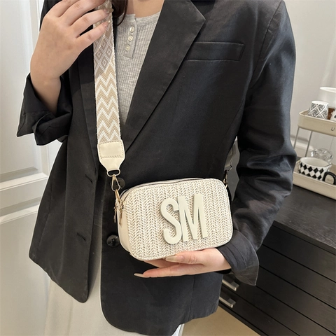 Women Woven Straw Crossbody Bag With 3D Letters Geometric Wide Strap Summer Beach Vacation Small Camera Shoulder Square Bag