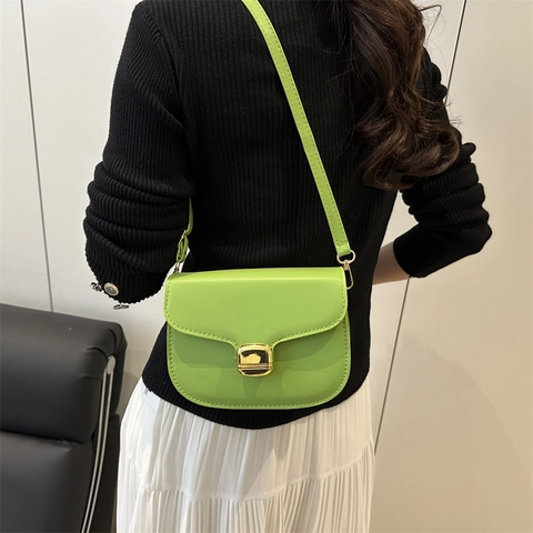 Bolso Bandolera De Sillín De Cuero PU Con Hebilla Metálica Y Correa Ajustable Bolso De Hombro Retro Minimalista Para Mujeres