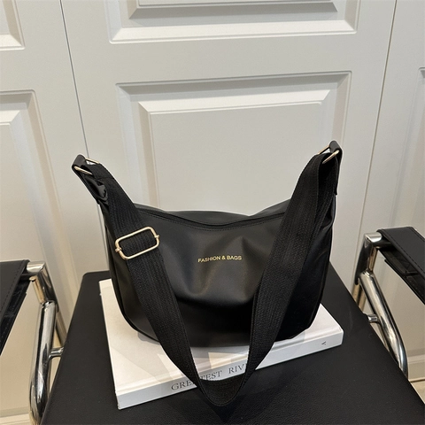 Fashion Women PU Leather Crescent Hobo Bag Large Capacity Adjustable Wide Strap Crossbody Shoulder Bag For Daily Commuting