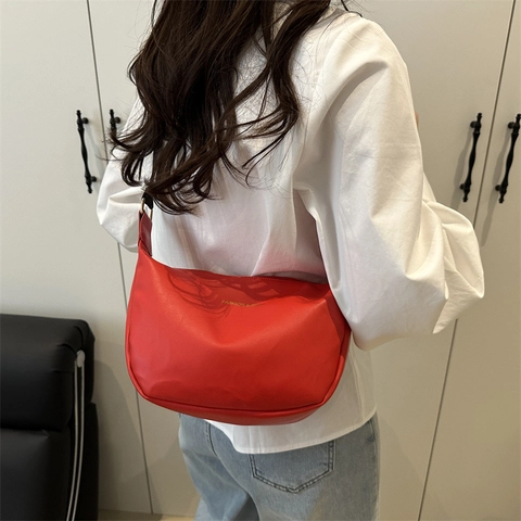 Fashion Women PU Leather Crescent Hobo Bag Large Capacity Adjustable Wide Strap Crossbody Shoulder Bag For Daily Commuting