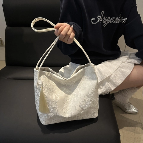 Women's New Chinese Style Butterfly Embroidery Lace Tote Bag Sweet Floral Shoulder Bag With Tassel Large Capacity Casual Handbag