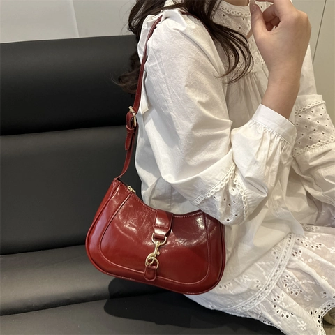Fashion Women PU Leather Half Moon Underarm Bag With Golden Metal Hook Minimalist Solid Color Shoulder Crossbody Bag
