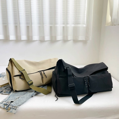 Sac à Épaule Grande Capacité pour Femmes Mode Tendance Sac Bandoulière Casual PU Messager Multi Poches Voyage Fourre-tout