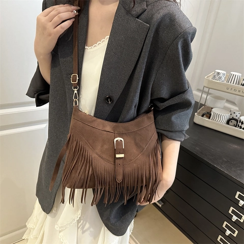 Fransen Umhängetasche Für Damen Böhmische Retro Wildleder PU Leder Quaste Schulterhandtasche Mit Metallschnalle Verstellbarem Riemen
