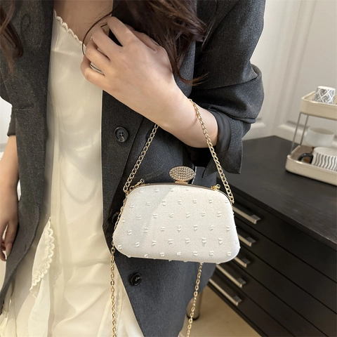 Elegant Women PU Leather Evening Bag Rhinestone Clasp Gold Chain Strap Textured Shoulder Party Wedding Crossbody Handbag