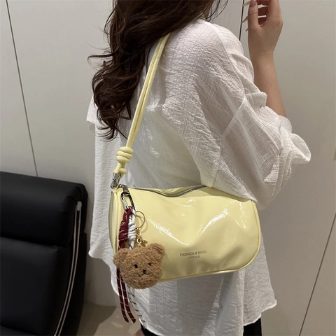 Trendy Women PU Leather Pillow Shoulder Bag With Bear Pendant Casual Solid Color Crossbody Handbag For Daily Commuting