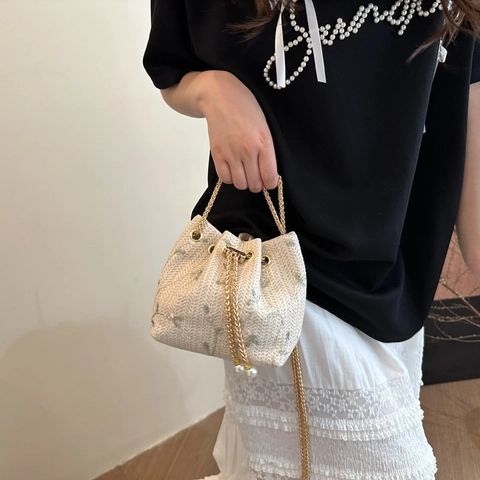 Damen Stroh Geflochten Beuteltasche Blumenstickerei Künstliche Perlen Kordelzug Umhängetasche Mit Goldener Kette Vintage Schultertasche