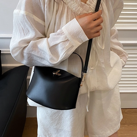 Damen Minimalistische PU Leder Umhängetasche Chic Metallschloss Schultertasche Mit Verstellbarem Riemen Tägliche Vielseitige Tasche Für Damen