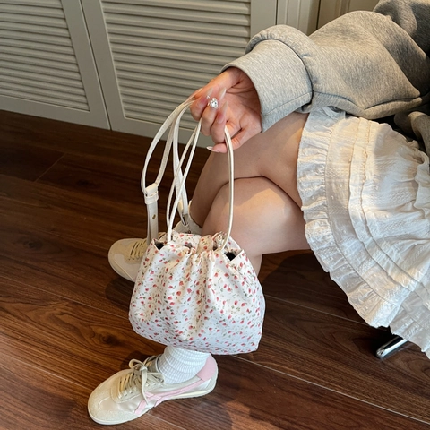 Borsa a Spalla da Donna in Tessuto a Fiori Freschi Estate Nuova Carina Leggera Casual Grande Capacità Borsa a Secchiello con Coulisse