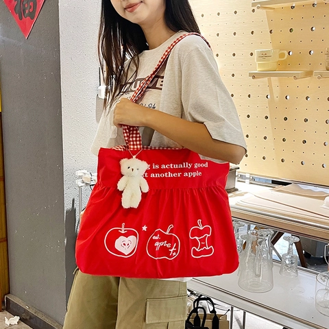 Borsa Tote in Nylon Rossa Grande Capacità Con Tracolla a Quadretti Stampa a Mela Coulisse Superiore Donna Borsa a Spalla Viaggio