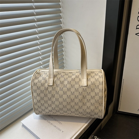 Sac Boston pour Femme en Cuir PU Monogramme de Lettre M Grande Capacité Sac à Main pour Trajet Travail Sac à Bandoulière Mode Coréenne Vintage
