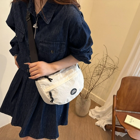 Bolso de Hombro de Nailon Ligero de Media Luna para Mujer Gran Capacidad Bolso Hobo Cruzado Con Correa Ajustable Casual Travel Tote