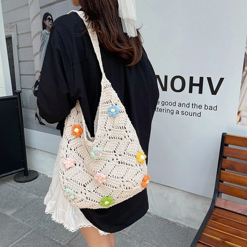 Handgefertigte Ausgehöhlte Gehäkelte Tote-Tasche Für Damen Große Kapazität 3D-Blumendekoration Gewebte Umhängetasche Sommer Strand Reise Hobo-Tasche