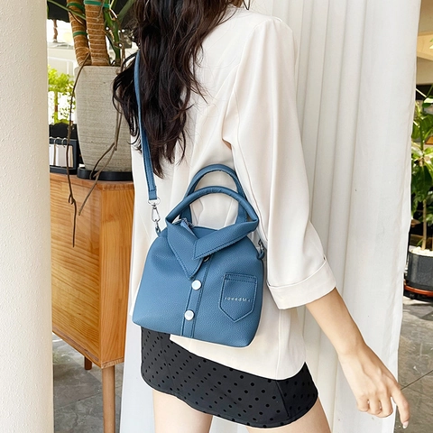 Borsa da Donna Creativa a Forma di Camicia in Pelle PU con Texture Litchi Borsa a Tracolla Decorazione con Bottoni Piccola