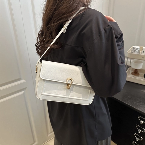 Sac à Épaule Femme Style Français Rétro en Cuir PU Motif Litchi Sac Sous le Bras Boucle Fer à Cheval Or Sac à Main Élégant