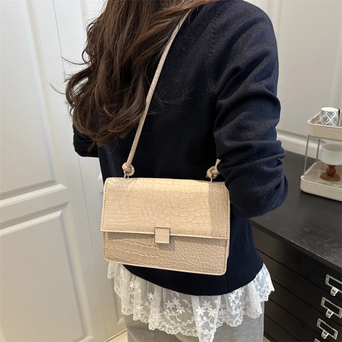 Women Shoulder Bag Croc Embossed PU Leather Flap Square Underarm Bag Retro Minimalist Commute Crossbody Bag For Ladies