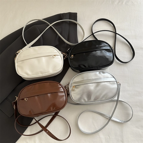 Petit Sac Bandoulière Minimaliste en Cuir PU Brillant pour Femmes Mode Sac à Épaule Ovale Portable Sac Carré Quotidien