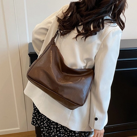 Women Vintage PU Leather Shoulder Bag Large Capacity Solid Color Hobo Bag With Adjustable Strap Casual Versatile Crossbody Bag