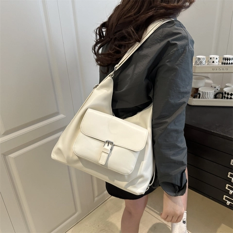Women Fashion PU Leather Shoulder Bag Large Capacity Tote Bag With Flap Pocket Metal Buckle Casual Commute Bag