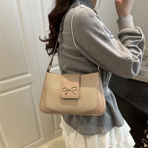 Borsa A Spalla Da Donna In Pelle PU Intrecciata Fibbia A Fiocco In Metallo Borsa Sottoascellare Moda Minimalista