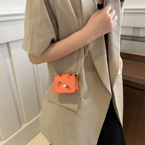 Women Cute Strawberry Print Mini PU Leather Crossbody Bag Gold Metal Chain Shoulder Bag Small Coin Purse Fashion Accessory Gift