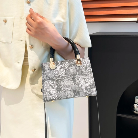 Nischendesign Jacquard Floral Damen Handtasche Mit Geflochtenem Griff Goldene Hardware Retro Schulter Umhängetasche