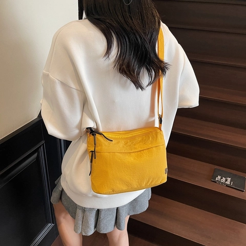 Borsa Messenger Donna in Nylon Minimalista Con Cerniere Multiple E Tracolla Regolabile Per Viaggi E Uso Quotidiano Casual