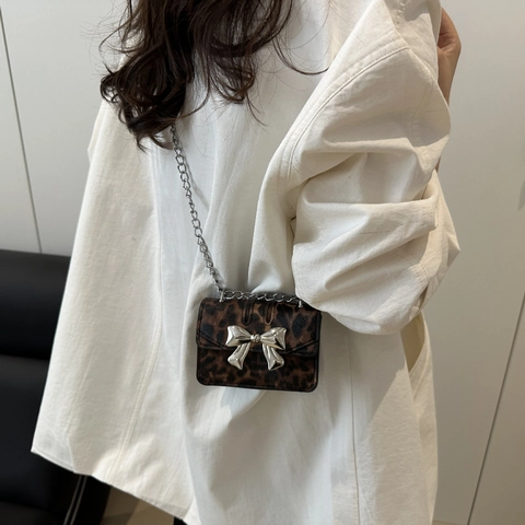 Women Vintage Leopard Print Crossbody Bag Silver Bow Chain Mini Shoulder Bag PU Leather Horizontal Square Fashion Purse