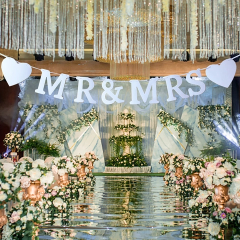 White MR & MRS Wedding Banner With Hearts Paper Banner For Engagement Bridal Shower Marriage Ceremony Party Decoration