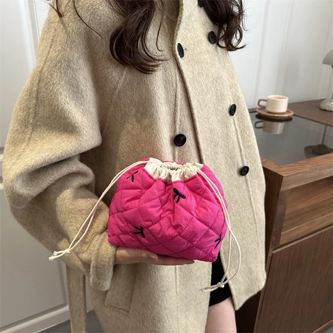 Bolso de Mano Acolchado para Mujer Bordado de Lazo Cierre con Cordón Dulce Casual Portátil Bolsa de Almacenamiento