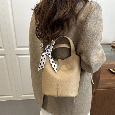 Damen Litschi-Maserung PU-Leder Eimertasche Mit Gepunktetem Satinschal Lässige Schultertasche Umhängetasche Mode Handtasche