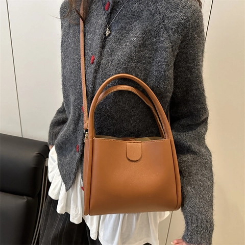 Bolso de Mano para Mujer Minimalista de Cuero PU Retro Color Sólido Solapa Bandolera Con Correa Ajustable Bolso Tote Urbano Casual Oficina