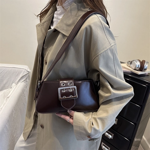 Damen Vintage Baguette Unterarmtasche Glänzendes PU Leder Mit Großer Silberner Metallschnalle Einfarbige Schultertasche