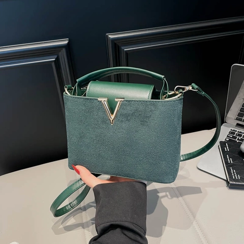 Sac à Épaule Rétro en Velours et Cuir PU pour Femmes Décoration en V Métallique Petit Sac à Bandoulière Carré Sac à Main Urbain