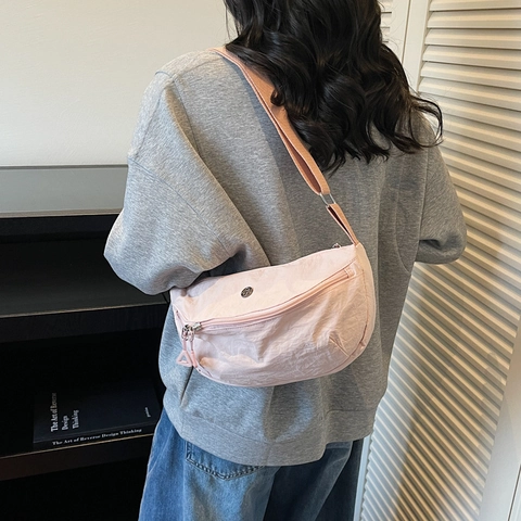 Bolso Bandolera de Nailon para Mujer Media Luna Tendencia Color Sólido Bolso de Pecho Con Correa Ancha Ajustable Bolso de Hombro Casual Ligero