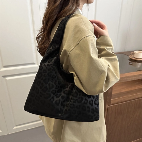 Borsa Hobo con Stampa Leopardata da Donna Borsa a Tracolla in Velluto Vintage Borsa Tote di Grande Capacità con Fibbia Magnetica Borsa Minimalista