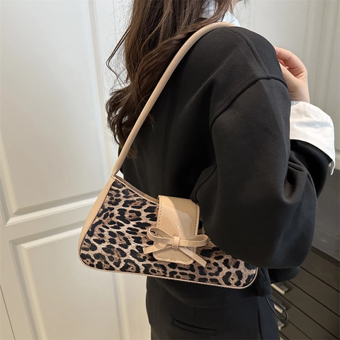 Sac à Épaule Femme Imprimé Léopard Vintage Chic Nœud Papillon Sac Sous le Bras Mode Simili Cuir Sac Baguette pour Dame Fête