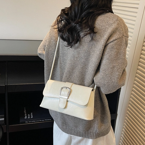 Vintage French Style PU Leather Baguette Bag For Women With Large Silver Square Buckle Shoulder Crossbody Bag Versatile