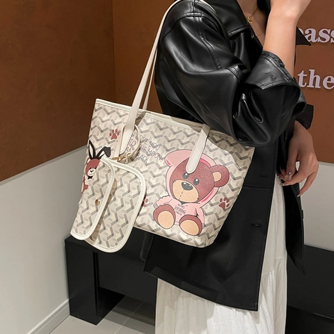 Cartoon Bär Print PU Leder Große Tragetasche Und Passende Tasche Geometrisches Muster Trendige Lässige Schulterhandtasche