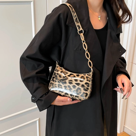 Borsa A Tracolla In Pelle PU Lucida Con Stampa Leopardata E Tracolla A Catena In Acrilico Borsa Baguette Da Donna