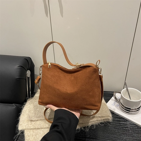 Bolso Bandolera de Ante de Moda Coreana Para Mujer Invierno Nuevo Minimalista Color Sólido Gran Capacidad Bolso de Hombro