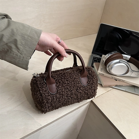 Sac à Main Cylindrique en Peluche de Laine d'Agneau d'Hiver pour Femmes Sac Boston Décontracté en Fausse Fourrure Avec Bandoulière en Cuir PU