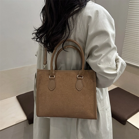 Grand Sac à Main Femme en Similicuir Daim Motif Trèfle à Quatre Feuilles Gauffré Sac Bandoulière Minimaliste Vintage